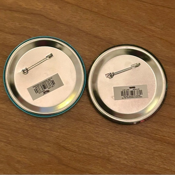 NWT•Horror Film Set• BUCKLE-DOWN Canvas Wallet, “IT 2” & 2 “Terrifier” Film Pins - Picture 7 of 16